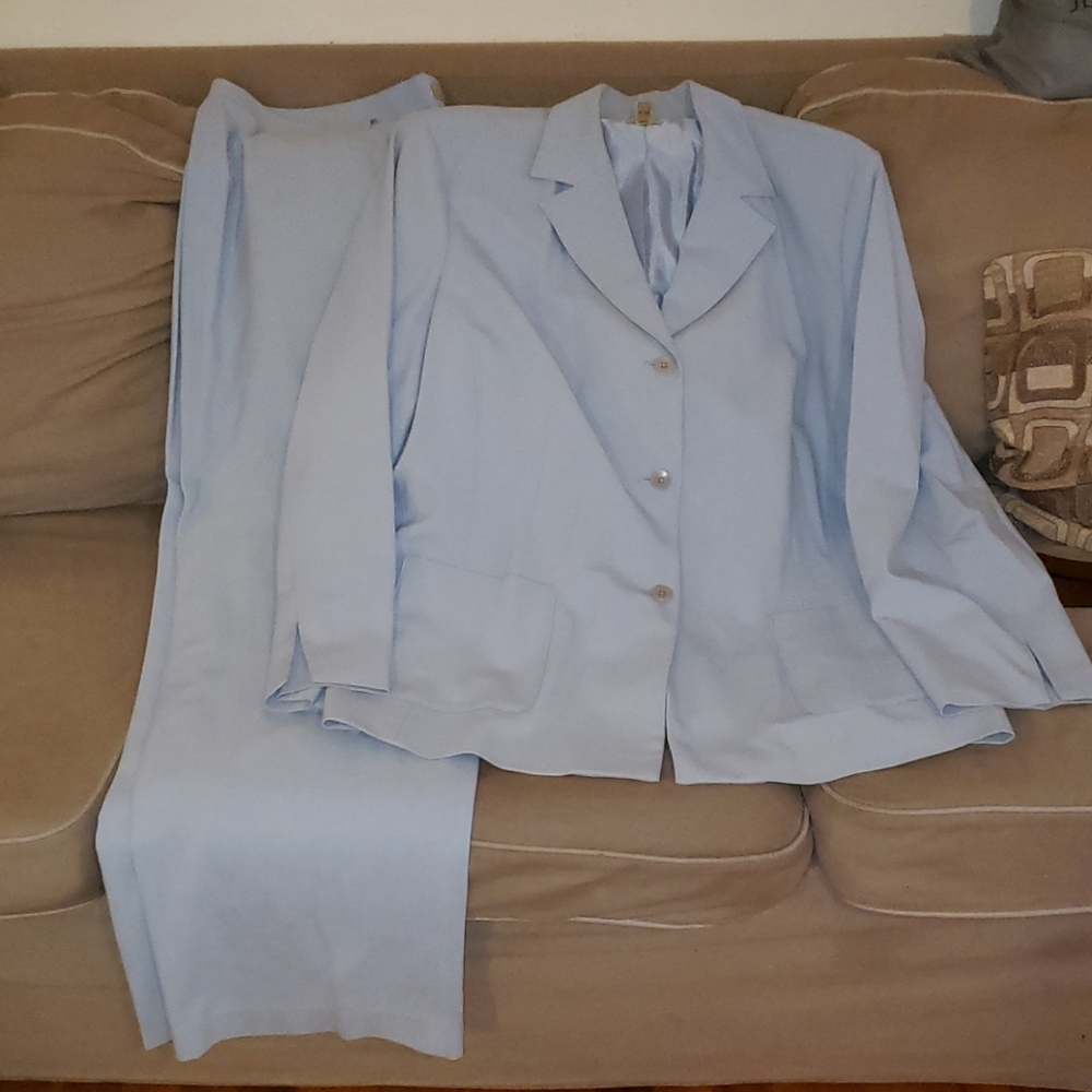 Plus Sz Suit - image 1
